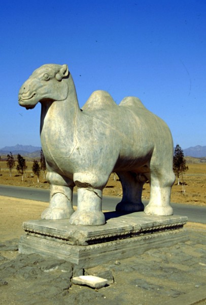 Les tombeaux Qing de l'Est, sculpture animalière en pierre sur le Chemin de l'Esprit