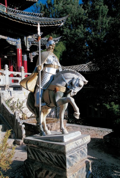 Statue de Sanduo, Dieu chargé de défendre le peuple Naxi, Chine