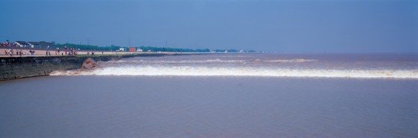 Tidal wave, Qiantang River, China