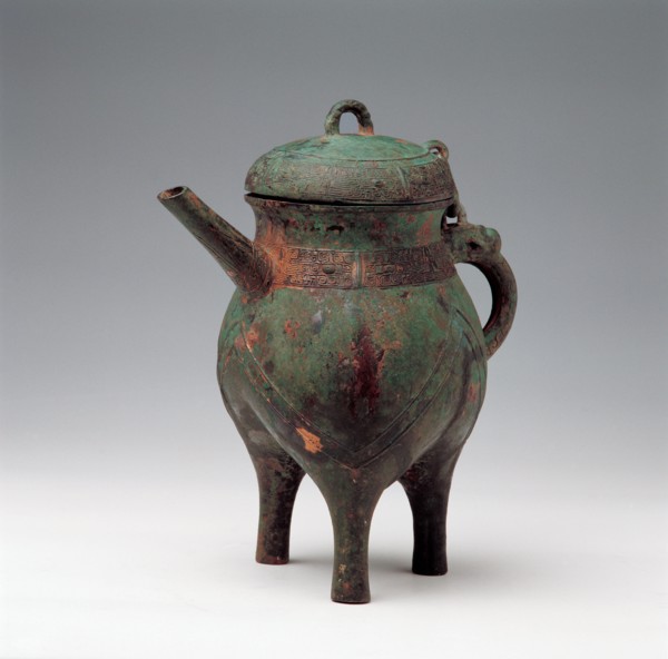 Récipient à vin en bronze