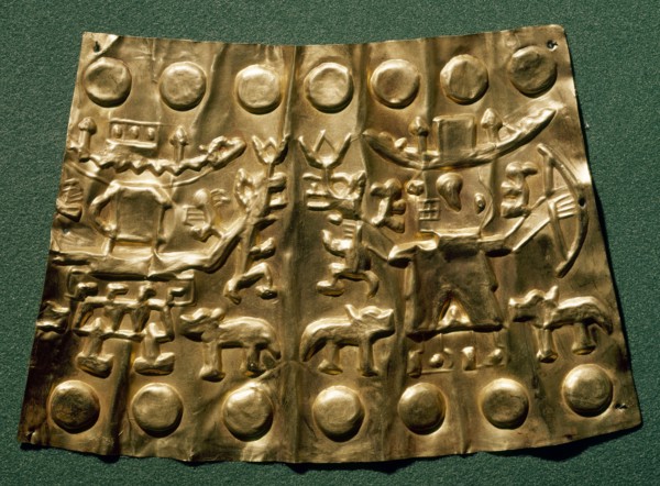 Object in repousse gold