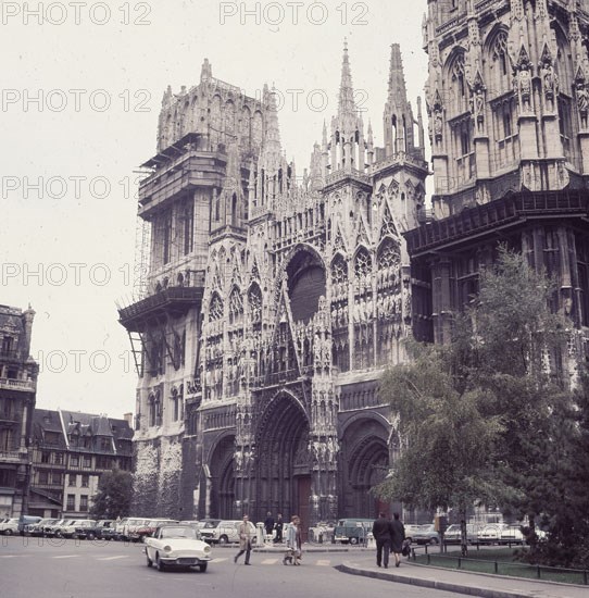 FACHADA DE LA CATEDRAL
RUAN, CATEDRAL DE NOTRE DAME
FRANCIA

This image is not downloadable.