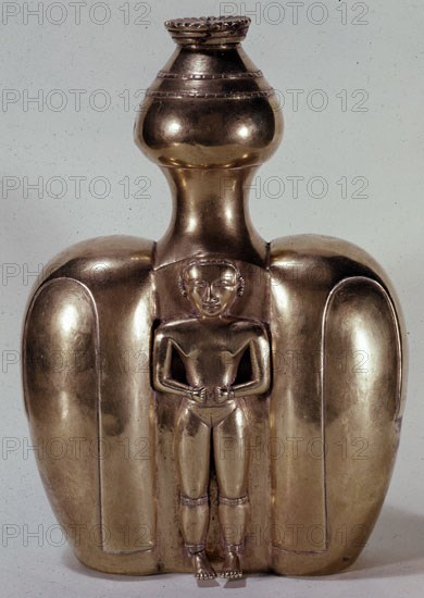 TESORO DE LOS QUIMBAYAS - VASIJA DE ORO CON FIGURA FEMENINA - COLOMBIA - 200-1000 DC
MADRID, MUSEO