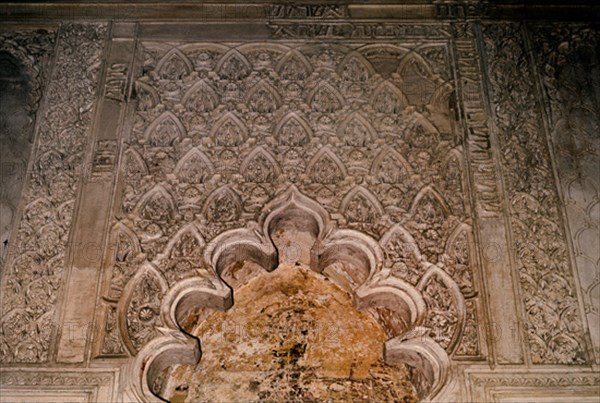 MOHEB ISAAC
DET-ARCO POLILOBULADO Y MOTIVOS DE SEBKA- 1315- ARQUITECTURA MUDEJAR S XIV-
CORDOBA,