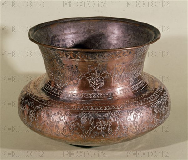 ARTE IRANI-VASO DE COBRE BATIDO
MADRID, MUSEO ARQUEOLOGICO MUNICIPAL
MADRID