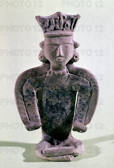 CERAMICA IRANI-FIGURILLA EN BARRO ROSADO
MADRID, MUSEO ARQUEOLOGICO MUNICIPAL
MADRID