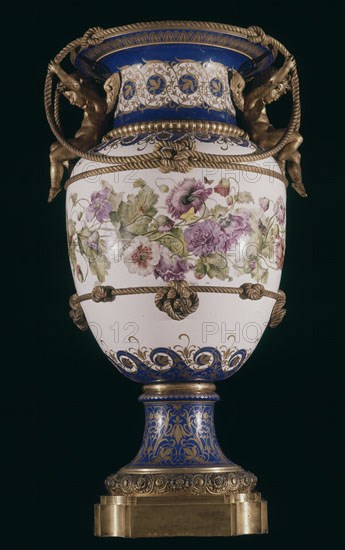 SEHILT
JARRON DE PORCELANA Y BRONCE DE SEVRES-1852 - REGALO DE NAPOLEON III  Y E. MONTIJO A ISABEL
