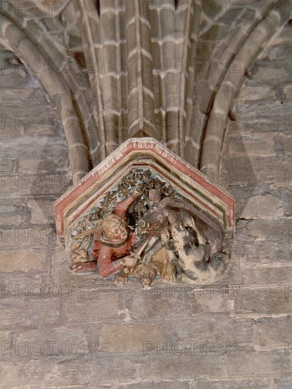 SALA CAPITULAR - MENSULA DECORADA - CAZADOR DE JABALI Y PERROS
PAMPLONA, CATEDRAL
NAVARRA

This