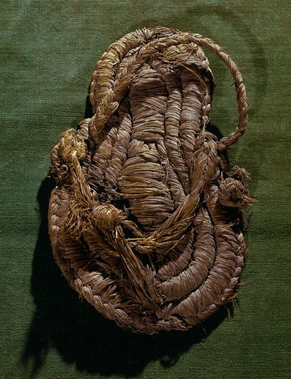ALPARGATA DE FIBRA VEGETAL (CUEVA MURCIELAGOS)
MADRID, MUSEO ARQUEOLOGICO NACIONAL
MADRID

This