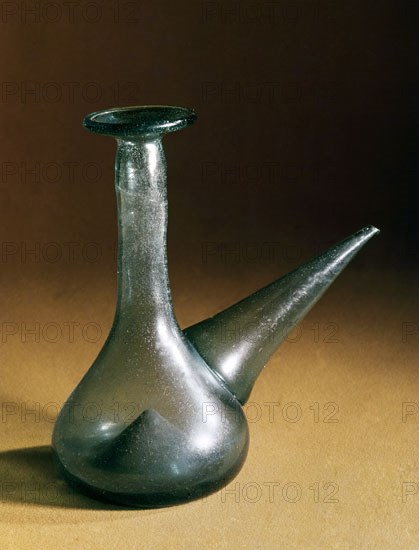 PORRON CATALAN DE VIDRIO SOPLADO
BARCELONA, MUSEO ETNOLOGICO
BARCELONA

This image is not