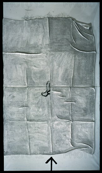 TAPIES ANTONI 1923-
DOS MANTAS-2000-PINTURA Y COLLAGE SOBRE TELA-200x350CM
BARCELONA, FUNDACION