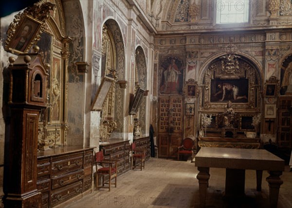 SACRISTIA
NAJERA, MONASTERIO SANTA MARIA REAL
RIOJA

This image is not downloadable. Contact us