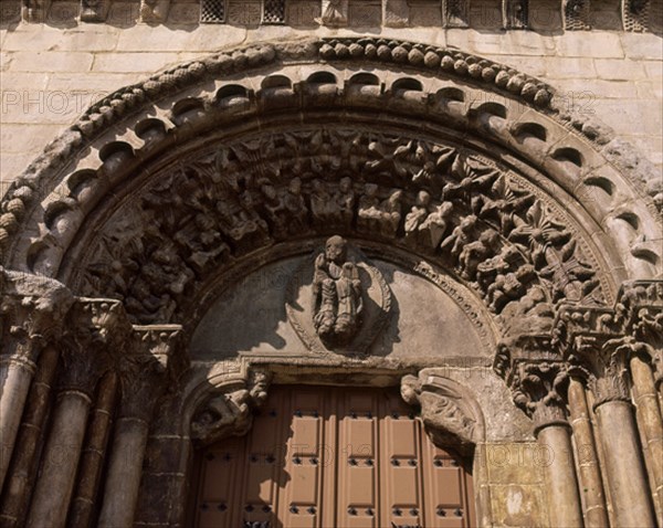 IGL DE LOS CABALLEROS DE S JUAN DE JERUSALEM-DET PORTADA
PUERTOMARIN, EXTERIOR
LUGO

This image