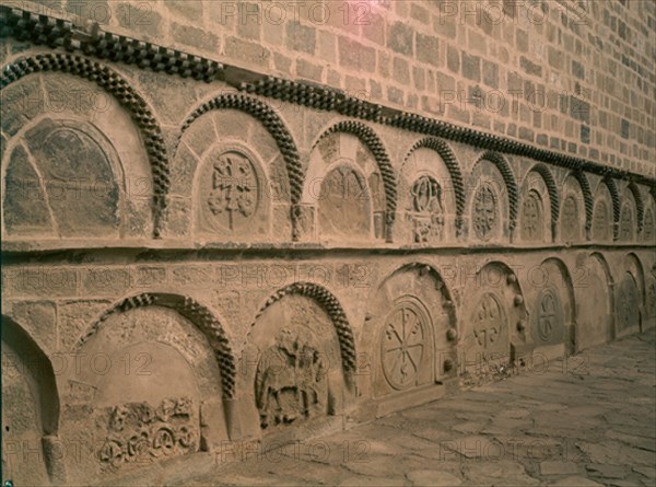 PANTEON DE NOBLES
BOTAYA, MONANSTERIO DE SAN JUAN DE LA PEÑA
HUESCA

This image is not