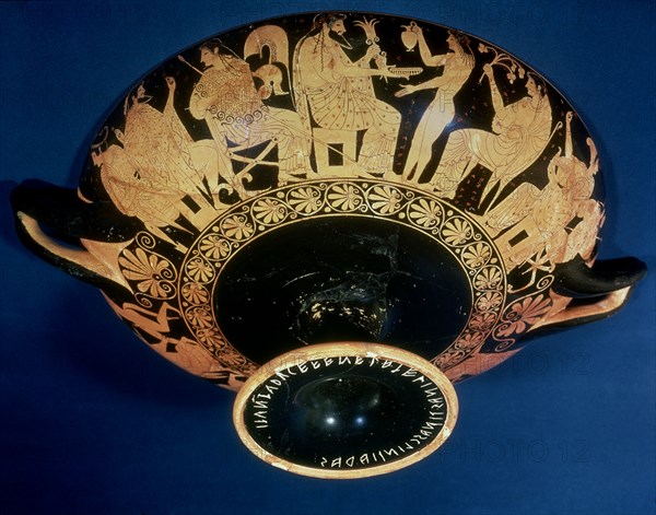 *KYLIX-REUNION DIVINIDADES OLIMPICAS CON ZEUS
TARQUINIA, MUSEO NACIONAL
ITALIA

This image is