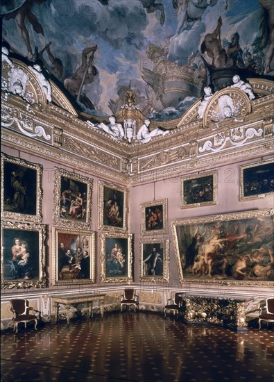 CORTONA PIETRO DI 1596/1669
*SALA DE MARTE
FLORENCIA, PALACIO PITTI/GALERIA PALATINA
ITALIA