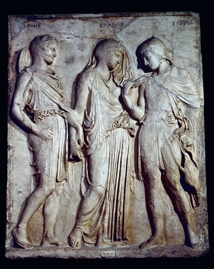 *RELIEVE DE ORFEO EURIDICE Y HERMES S V AC
NAPOLES, MUSEO ARQUEOLOGICO NACIONAL
ITALIA

This
