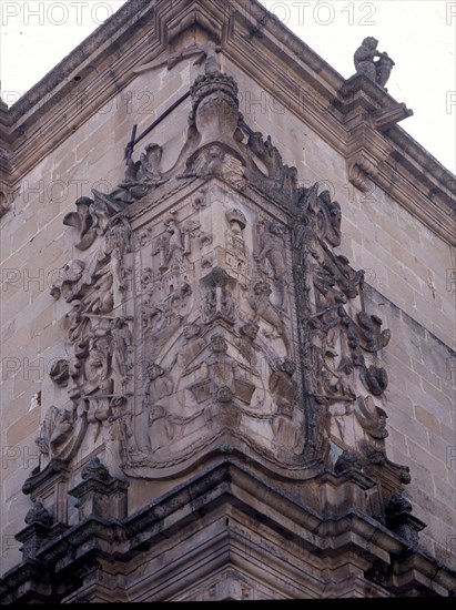 EXTERIOR-DET DEL ESCUDO DEL MARQUES DE LA CONQUISTA-
TRUJILLO, PALACIO DEL MARQUES DE