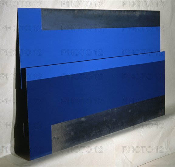LUKIL MILIKA
ESCULTURA-SIN TITULO-ESMALTE SINTETICO/METAL-200X105X5
CORUÑA, COLECCION UNION
