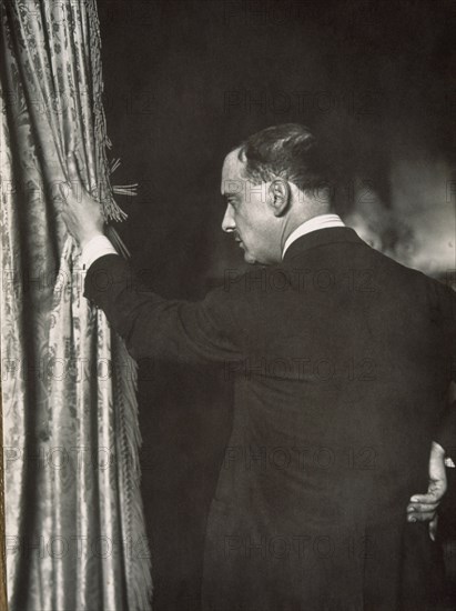 FOTOGRAFIA-J.ROMERO DE TORRES POSA PARA ESTUDIO DE FIGURA MASCULINA
CORDOBA, MUSEO BELLAS