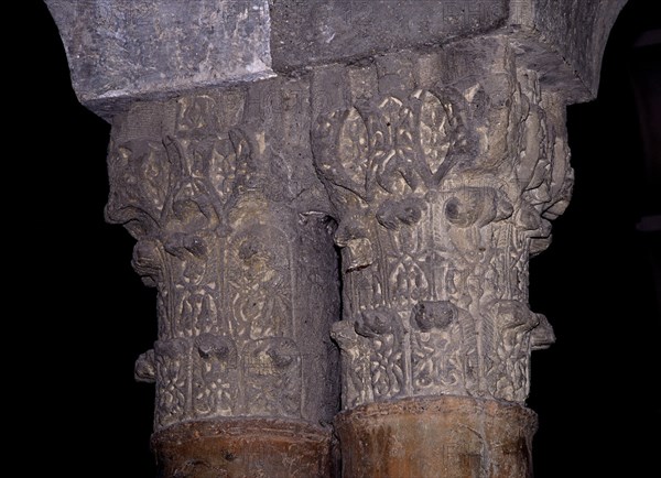 DETALLE DE CAPITELES CON DECORACIONES VEGETALES
ZARAGOZA, ALJAFERIA-CORTES