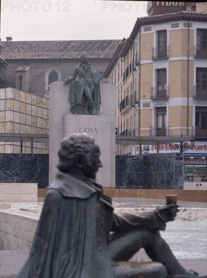 The Pilar's Place Monument dedicated to Goya