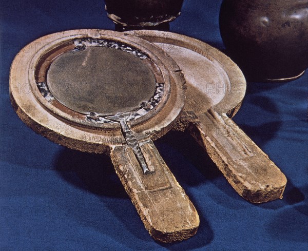ESPEJO ENCONTRADO EN EXCAVACIONES DE BAR KOKHBA

This image is not downloadable. Contact us for