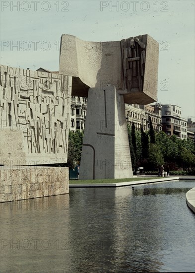 VAQUERO PALACIOS/VAQUERO TURCIOS
MONUMENTO AL DESCUBRIMIENTO DE AMERICA EN LOS JARDINES DEL