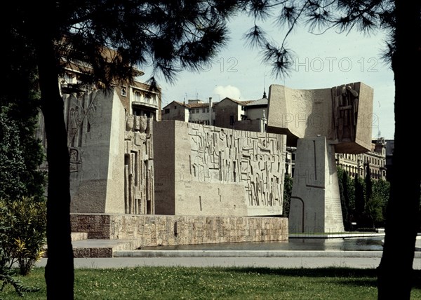 VAQUERO PALACIOS/VAQUERO TURCIOS
MONUMENTO AL DESCUBRIMIENTO DE AMERICA EN LOS JARDINES DEL