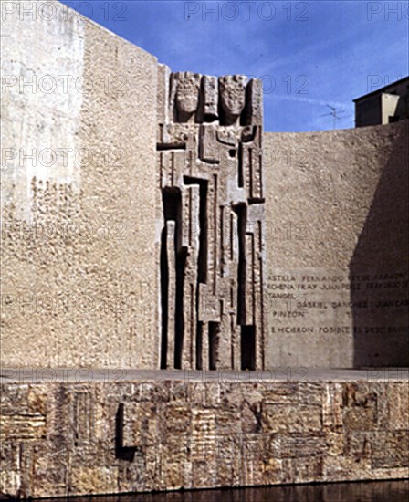 VAQUERO PALACIOS/VAQUERO TURCIOS
MONUMENTO AL DESCUBRIMIENTO DE AMERICA EN LOS JARDINES DEL