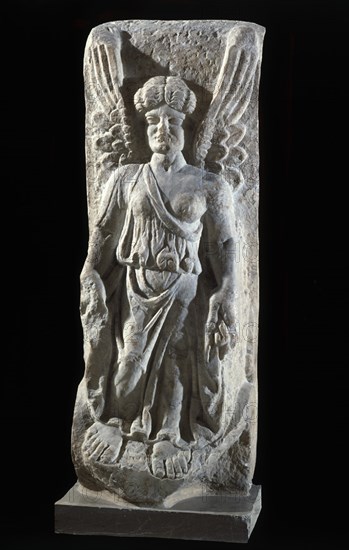 MENSULA CON FIGURA DE LA VICTORIA-ARTE ROMANO
SEVILLA, MUSEO ARQUEOLOGICO
SEVILLA