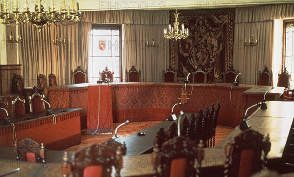 SALA DE REUNION DEL PARLAMENTO FORAL
PAMPLONA, DIPUTACION FORAL
NAVARRA

This image is not