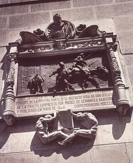 PLACA CONMEMORATIVA EN LA FACHADA DE LA IMPRENTA DE JUAN DE LA CUESTA - EDITORA DEL