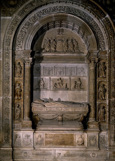 FANCELLI DOMENICO 1469-1518 
SEPULCRO CARD HURTADO MENDOZA-CAP VIRGEN ANTIGUA
SEVILLA,