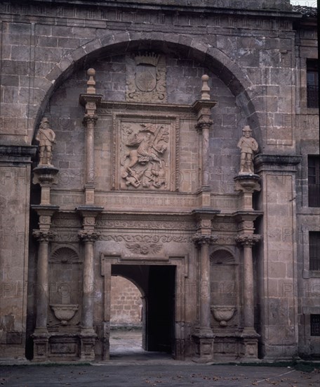 PORTADA PRINCIPAL BARROCA S XVII
SAN MILLAN DE LA COGOLLA, MONASTERIO YUSO
RIOJA

This image is