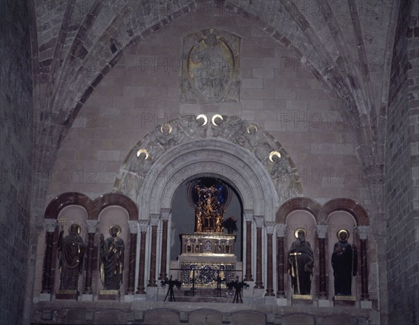 INTERIOR VISTA DEL ALTAR DE LA VIRGEN
ANGUIANO, MONASTERIO DE VALVANERA
RIOJA

This image is