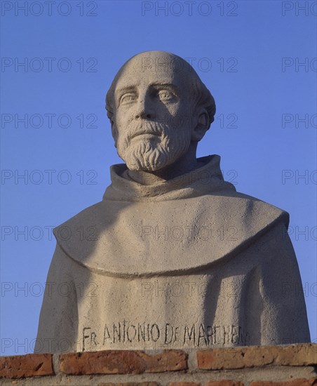 BUSTO DE FRAY ANTONIO DE MARCHENA EN PLAZA DE ACCESO
RABIDA LA, MONASTERIO
HUELVA

This image