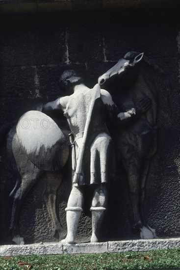 ZARAGOZA/HEVIA/ALVAREZ LAVIADA
FAVILA REY DE ASTURIAS - 1942
OVIEDO, JARDINES REYES