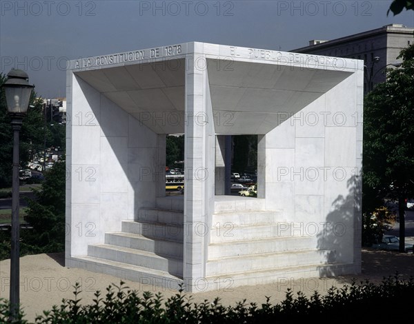 RUIZ LARREA MIGUEL ANGEL
MONUMENTO A LA CONSTITUCION - 1978
MADRID, EXTERIOR
MADRID

This