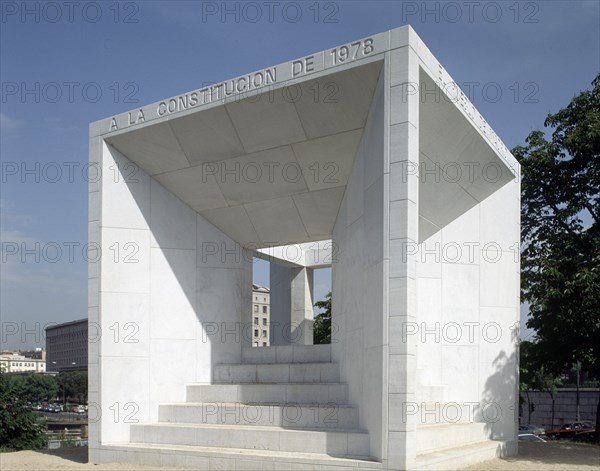 RUIZ LARREA MIGUEL ANGEL
MONUMENTO A LA CONSTITUCION - 1978
MADRID, EXTERIOR
MADRID

This