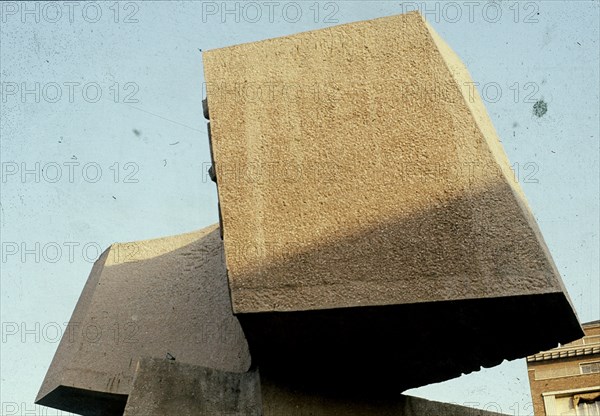 VAQUERO PALACIOS/VAQUERO TURCIOS
MONUMENTO AL DESCUBRIMIENTO DE AMERICA EN LOS JARDINES DEL