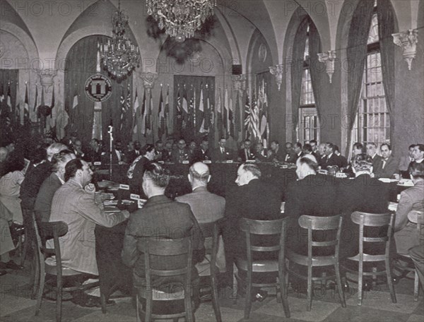 REUNION INAUGURAL DE GOBERNADORES 1946 FONDO MONETARIO INT.

This image is not downloadable.