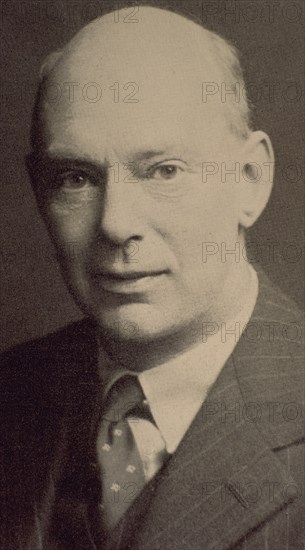DENNIS ROBERTSON-EN AUTOBIOGRAFIA DE LORD ROBBINS-

This image is not downloadable. Contact us