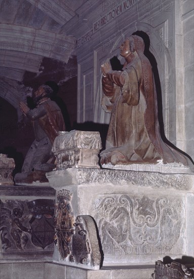 PANTEON-ESTATUA ESTEFANIA BERENGUER
NAJERA, MONASTERIO SANTA MARIA REAL
RIOJA

This image is