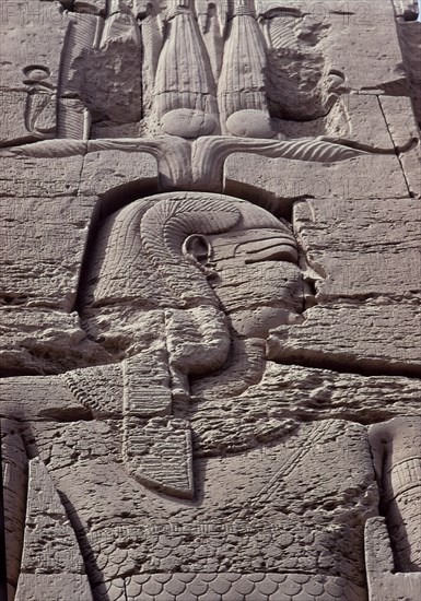RELIEVES DE UN MURO
ASUAN, TEMPLO DE FILE
EGIPTO