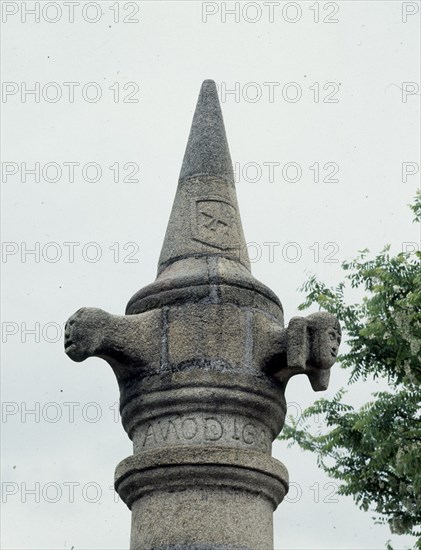 ROLLO DE JUSTICIA - DETALLE PARTE SUPERIOR
JARANDILLA, EXTERIOR
CACERES

This image is not