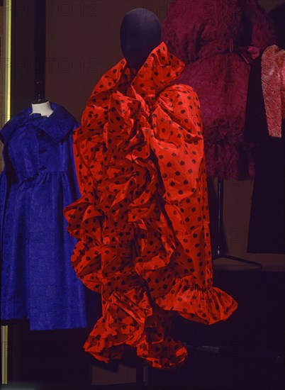 BALENCIAGA CRISTOBAL 1895/1972
TRAJE DE COCKTAIL-1962              CAT 128
LYON, EXPOSICION
