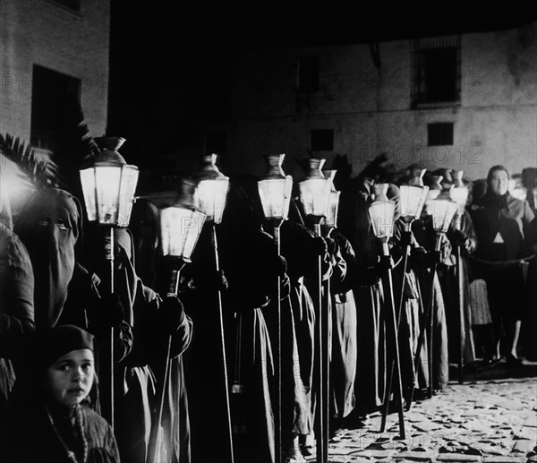PEREIRA EDUARDO
FOTOGRAFIA-PROCESION DE MUJERES
JEREZ DE LA FRONTERA, EXTERIOR
CADIZ