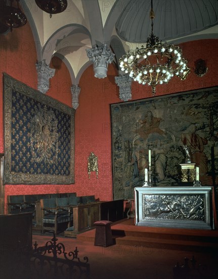 SAFONT MARCOS
CAPILLA DE SAN JORGE - 1434 - TAPICES FLAMENCOS DEL S XVI - ALTAR DEL S XX SEGUN EL