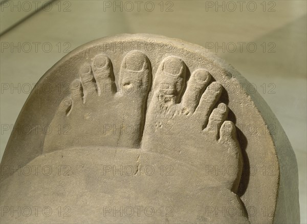SARCOFAGO ANTROPOIDE MASCULINO FENICIO - S V AC-PROCEDENTE DE PUNTA DE VACA-DET DE LOS PIES
CADIZ,